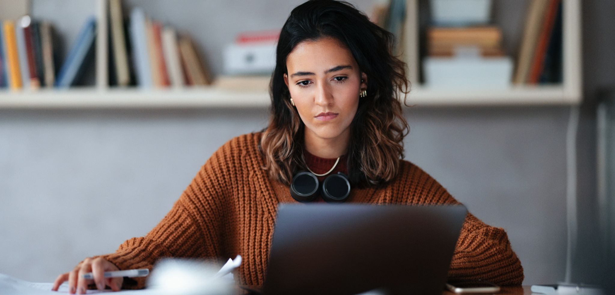 Read more about the article Using AI to Transform How Students Engage with Midterm Feedback