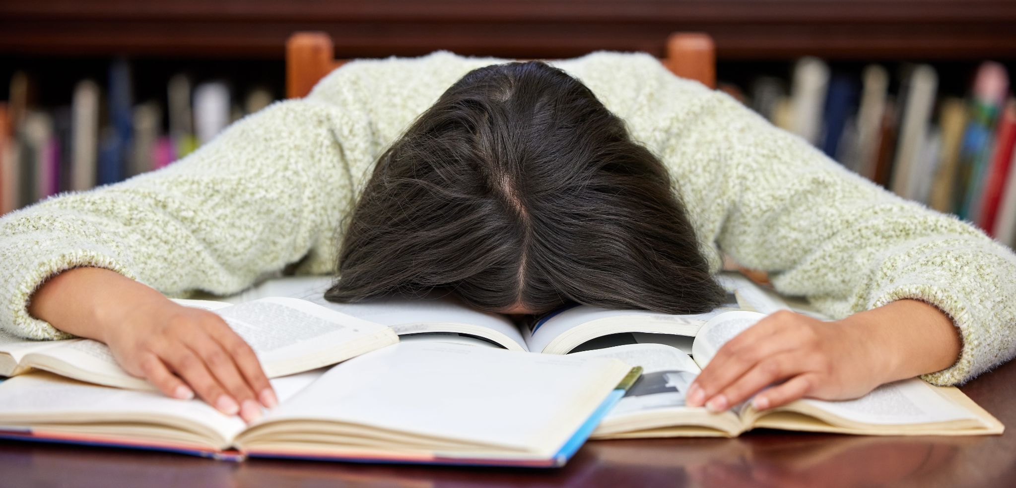 Read more about the article The Allure and Risks of Cramming for Exams